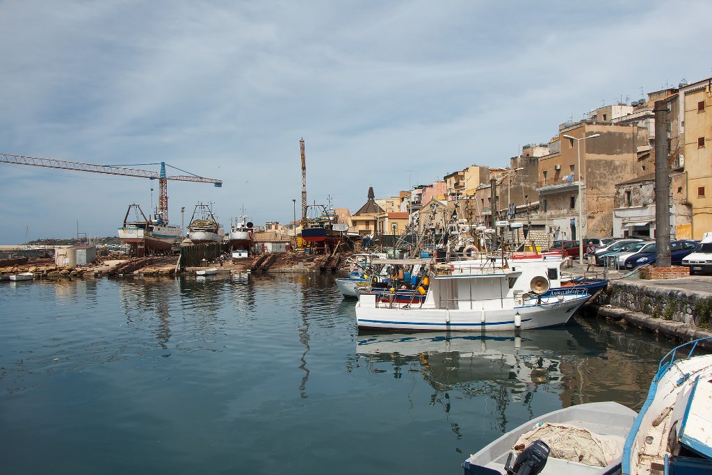 02-Sciacca harbour.jpg